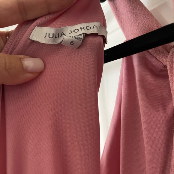 Julia Jordan halterneck jumpsuit - Picture 4 of 8